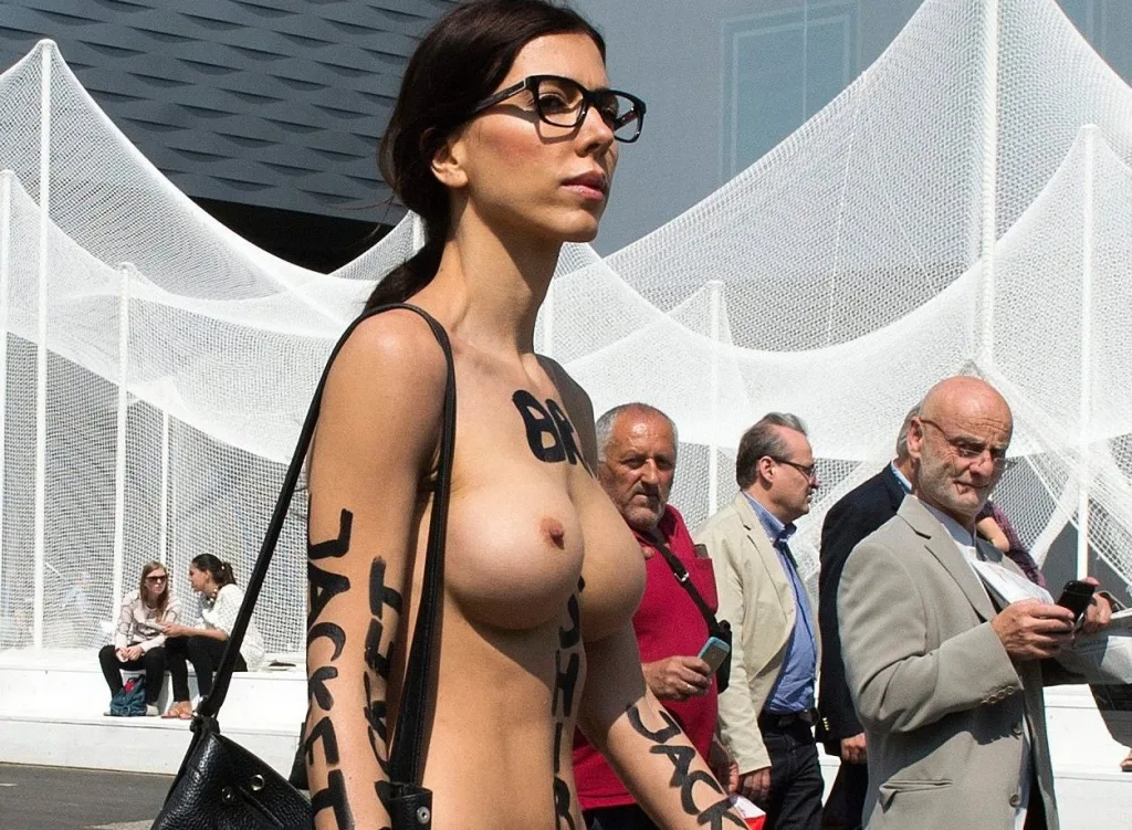 Superslut Milo Moire Nude in Public — 16