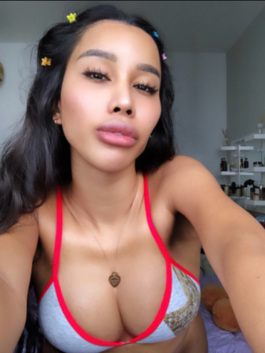 SMOKING Hot Transgender Fara Hudson — 25