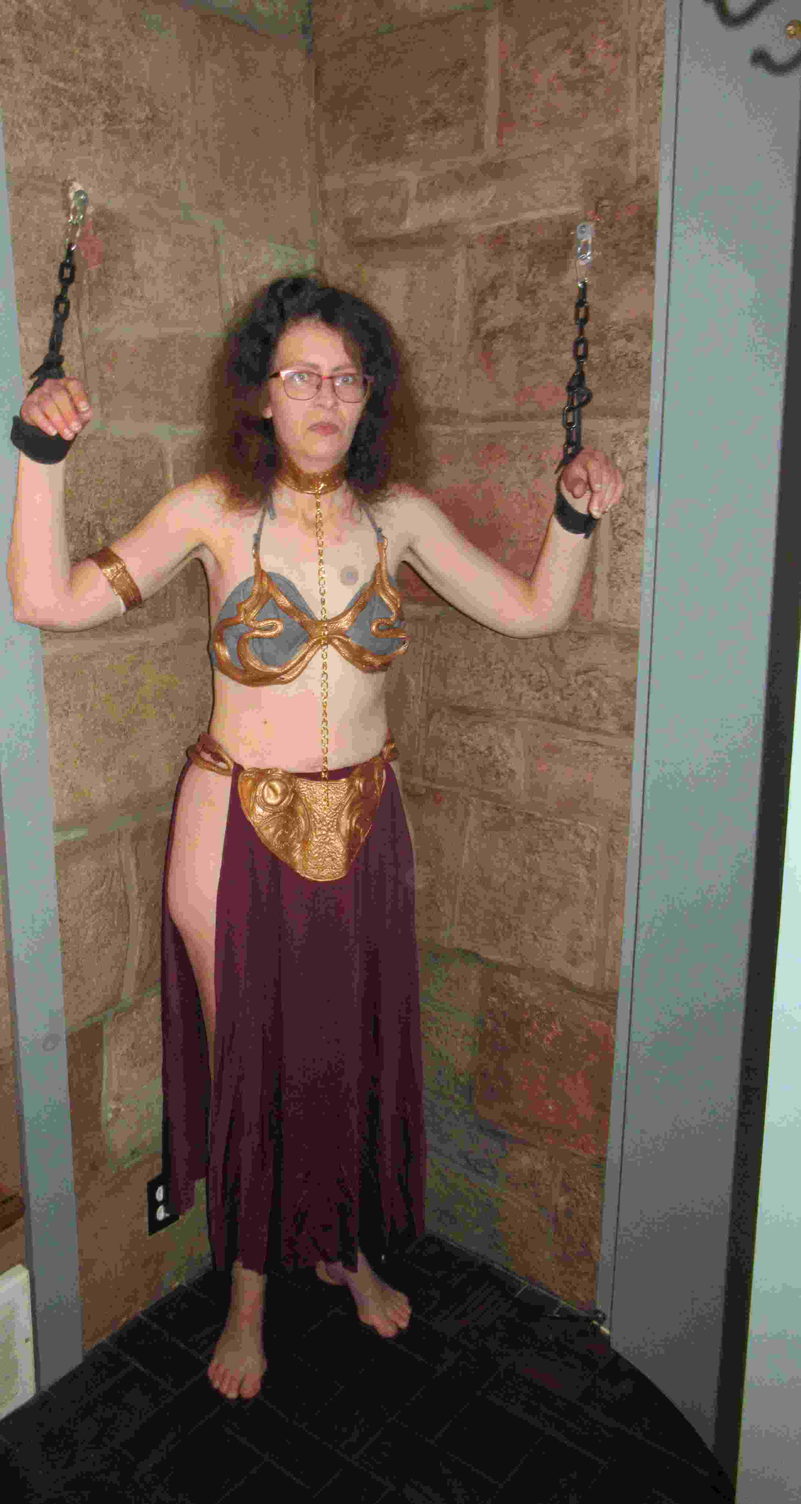 Small tit Taken in HandWife Princess Leia Cosplay — 8